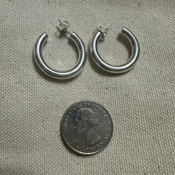 Brand new with box and pouch.  1 inch James Avery Fiesta hoop earrings. - Picture 2 of 4